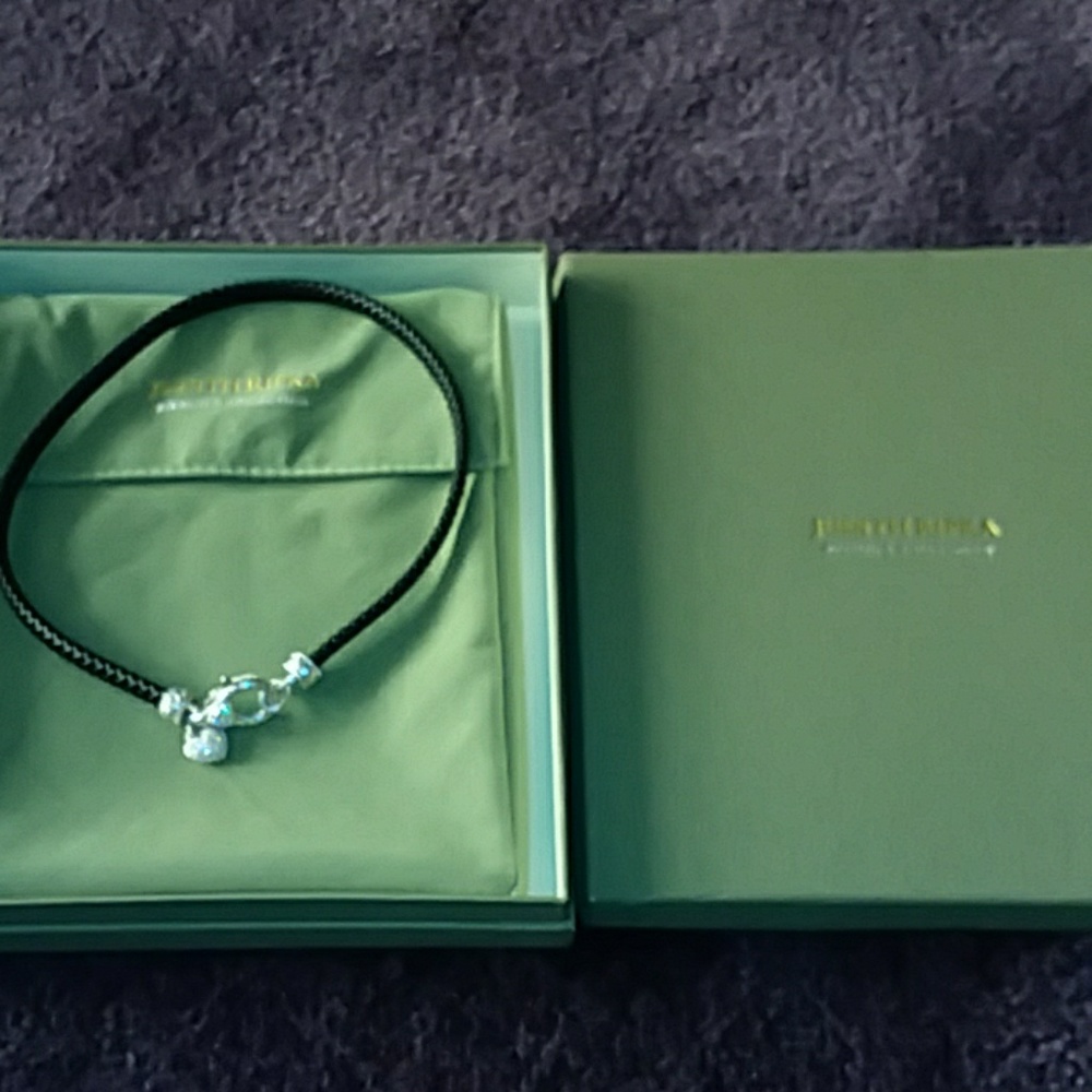 Leather choker judith ripka